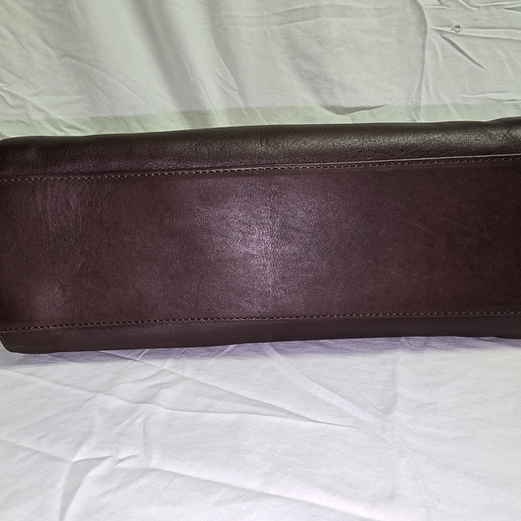 Rich Mahogany Leather Vintage Coach Whitney bag. - Picture 3 of 7
